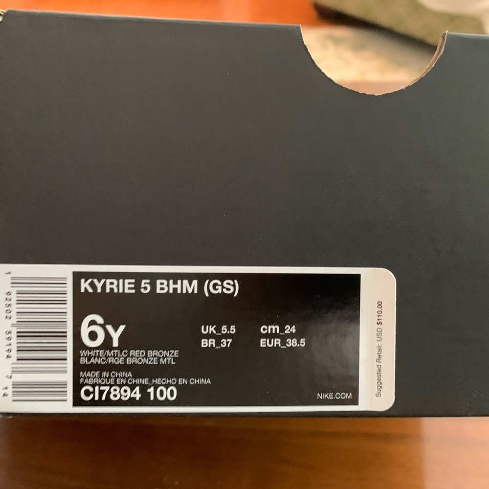 Kyrie 5 Boys Basketball shoes